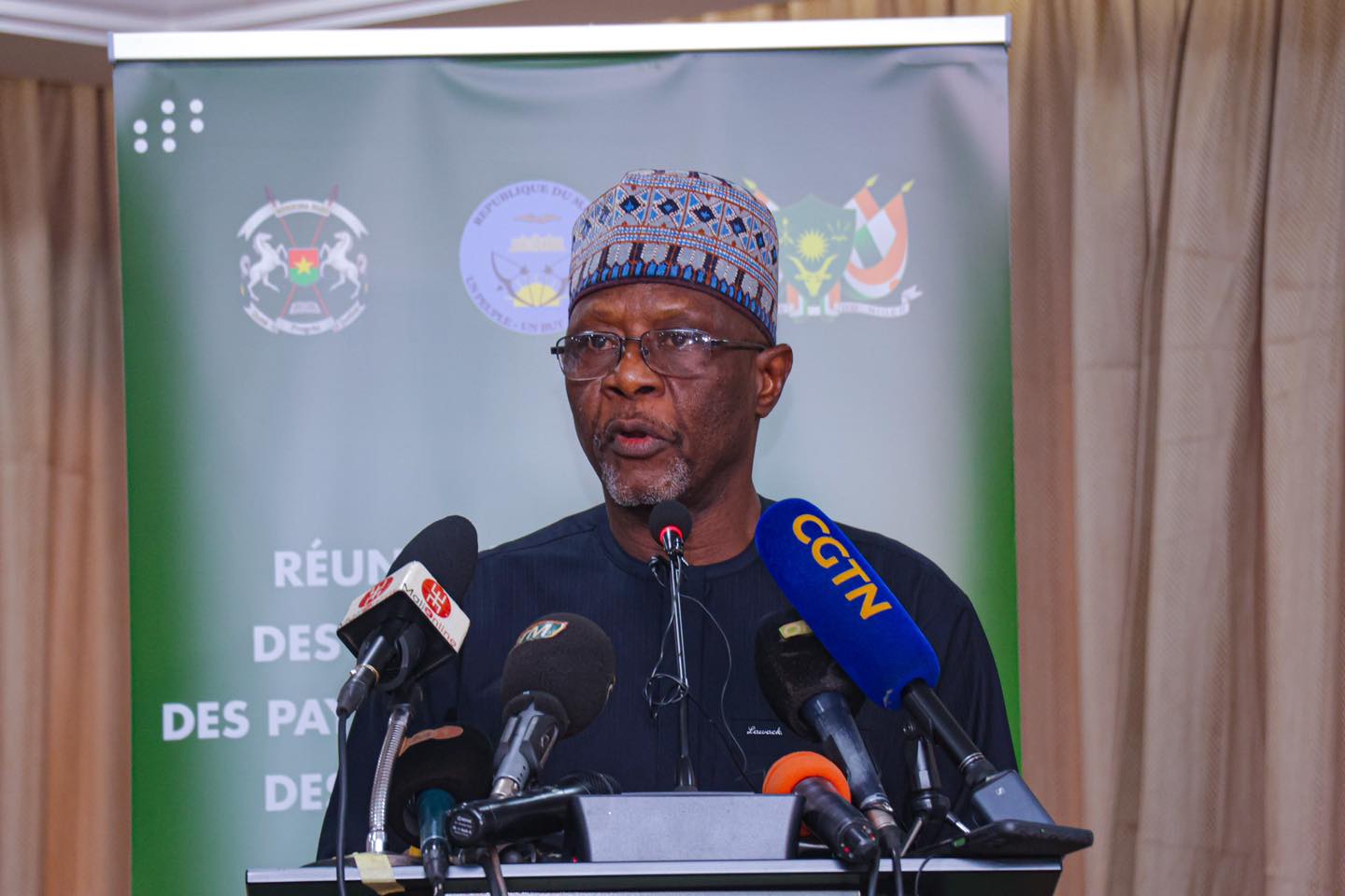 AES : « Nous ne pouvons pas rester dans cette affaire de CFA » (ministre)